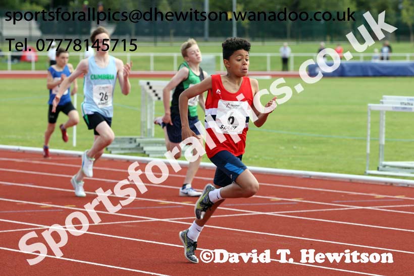 Boys under-13s 200 metres, Northern Under-13s, U-15s and 17s Championships. Photo: David T. Hewitson/Sports for All Pics